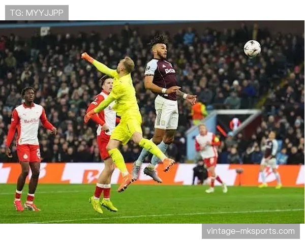 维拉在欧冠小组赛中表现稳健,向晋级目标持续迈进 维拉在欧冠小组赛中表现稳健,向晋级目标持续迈进