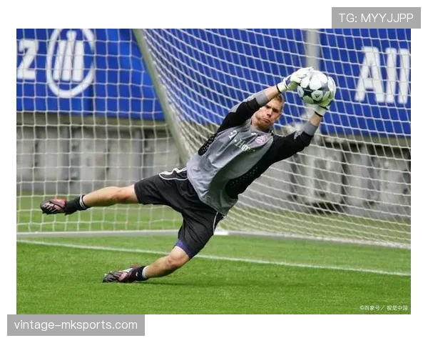 拜仁统治力下滑：战术老化与高层矛盾如何动摇德甲霸主地位？