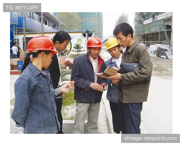 练俊杰家里阳台堆满奖牌，邻居以为他在搞金属回收