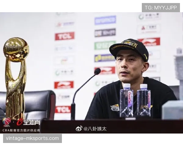 赵继伟球场上像定时器，出门拎的包一看就不是咱能懂的世界